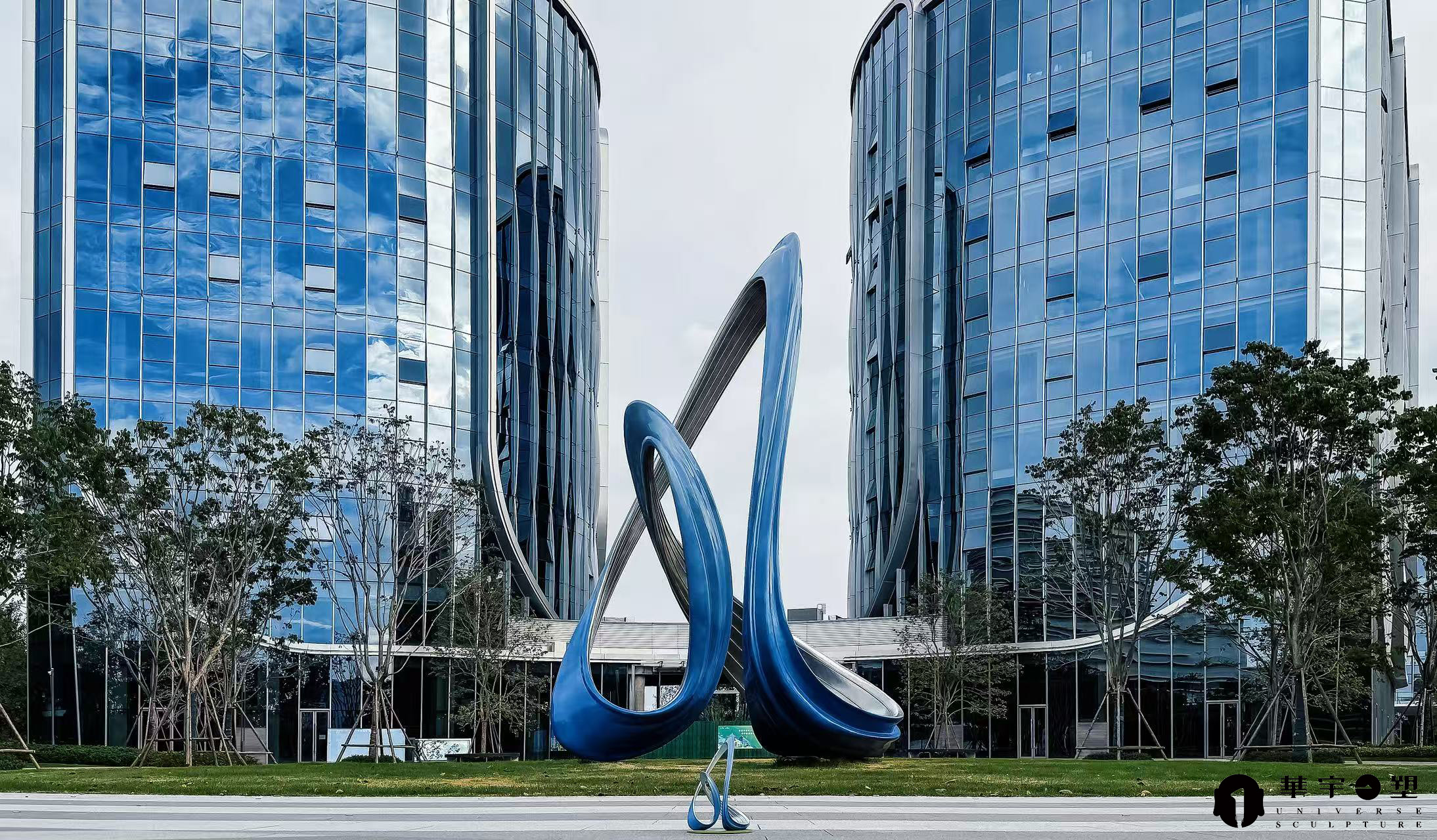 福州榕发会展假日酒店不锈钢景观雕塑