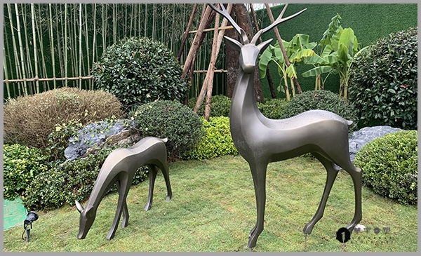 地产铸铜鹿景观雕塑